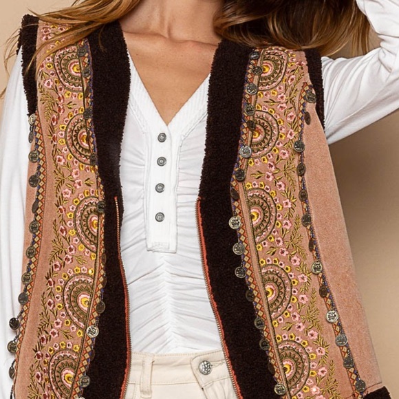 B11P🤎POL perfect faux shearling brown vest w/amazing embroidery+faux fur… - Picture 10 of 14